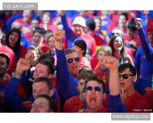 足球比赛焦点转移聚焦豪门频繁换球星引发球迷热烈讨论